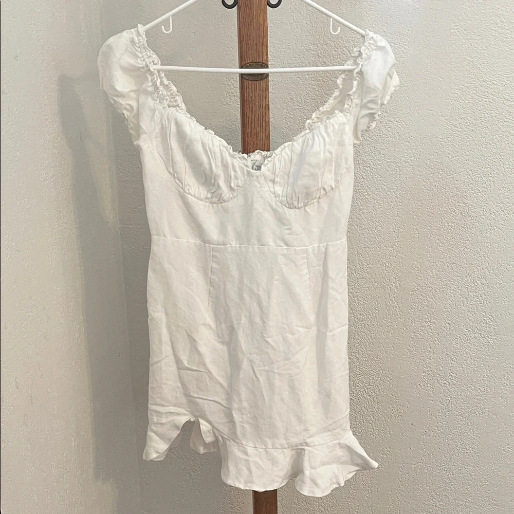 Selfie Leslie Heaven Sent puff sleeve dress - Picture 3 of 8